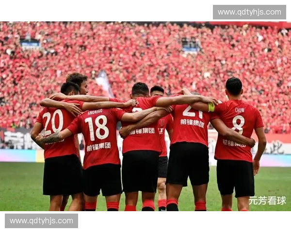 今天中超联赛焦点战役上演豪强对决 多支球队争夺季后赛席位激烈角逐